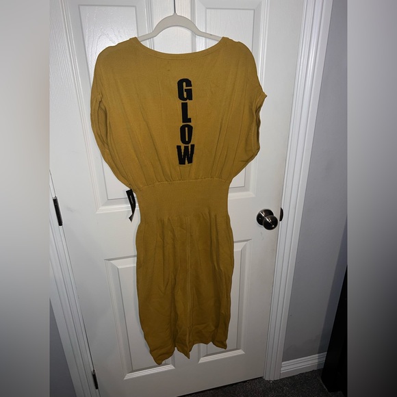 Gabrielle Union - GLOW Dress - Large - Picture 4 of 4